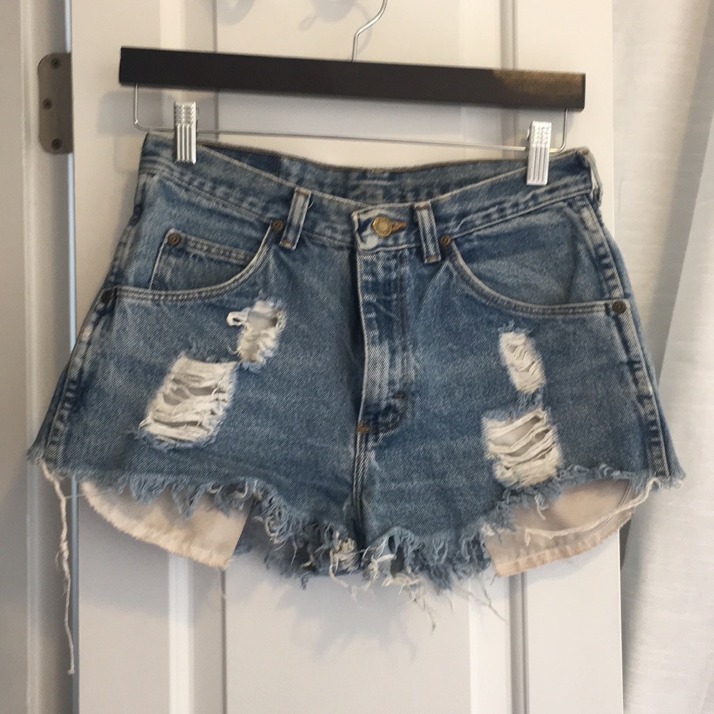 Wrangler vintage distressed cutoffs